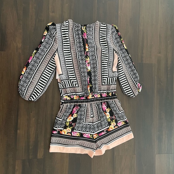 NWT Vintage Y2K BISOU BISOU women’s floral shorts romper. Size S - Picture 4 of 6